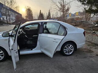 2018 Skoda Rapid I Рестайлинг, белый, 1350000 рублей, вид 4