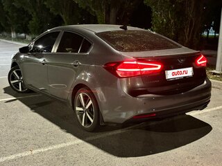 2017 Kia Cerato III Рестайлинг (Classic), серый, 1500000 рублей, вид 3