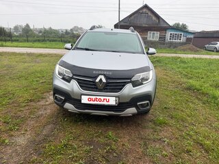 2020 Renault Sandero Stepway II Рестайлинг, серебристый, 1430000 рублей, вид 1