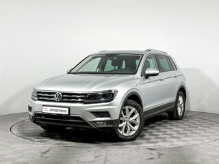 2017 Volkswagen Tiguan II, серебристый, 2401300 рублей, вид 1
