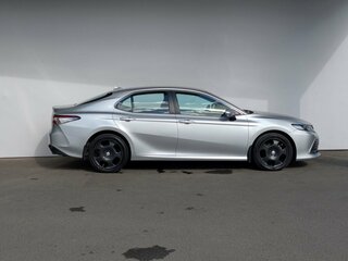 2021 Toyota Camry VIII (XV70) Рестайлинг, серый, 2990000 рублей, вид 4