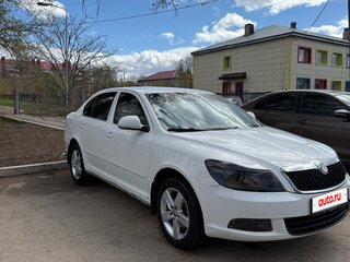 2012 Skoda Octavia II (A5) Рестайлинг, белый, 805000 рублей, вид 3