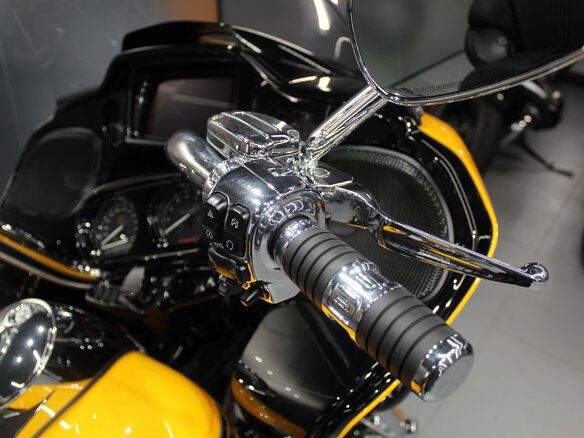 2022 Harley-Davidson CVO Road Glide, жёлтый, 5364828 рублей - вид 10