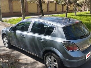 2011 Opel Astra H Рестайлинг, серебристый, 560000 рублей, вид 3