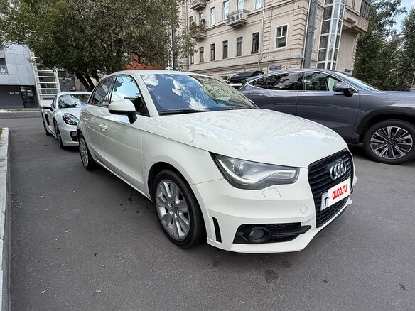 2013 Audi A1 I (8X), белый - вид 15