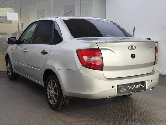 2013 Lada (ВАЗ) Granta I, серебристый, 505000 рублей - вид 6