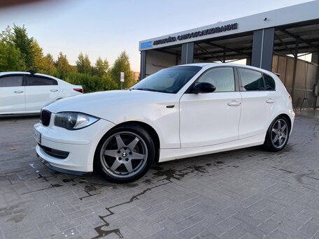 2008 BMW 1 серии 116i I (E81/E82/E87/E88) Рестайлинг, белый, 750000 рублей, вид 3