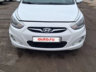 2011 Hyundai Solaris I, белый, 850000 рублей, вид 1