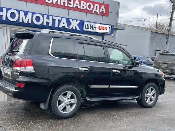 2012 Lexus LX 570 III Рестайлинг, чёрный, 4500000 рублей - вид 3
