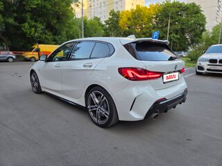 2019 BMW 1 серии M135i xDrive III (F40), белый, 2850000 рублей, вид 3
