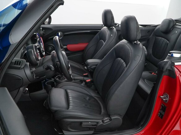 2019 Mini Cabrio JCW John Cooper Works III Рестайлинг, красный, 3149077 рублей - вид 10