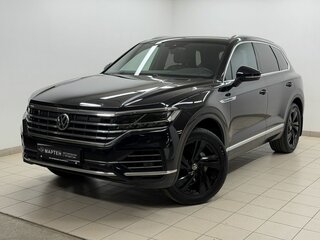 2018 Volkswagen Touareg III, чёрный, 4230000 рублей, вид 1