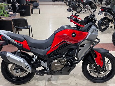 2026 QJMotor SVT 650, красный, 699000 рублей, вид 5