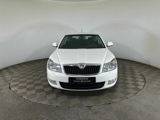 2012 Skoda Octavia II (A5) Рестайлинг, белый, 730000 рублей, вид 2