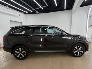 2023 Kia Sorento IV, коричневый, 3677000 рублей, вид 4