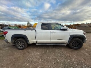 2013 Toyota Tundra II, белый, 2249000 рублей, вид 4