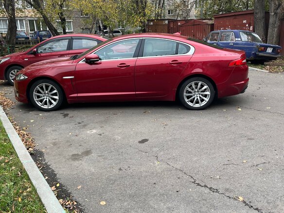 2014 Jaguar XF I Рестайлинг, красный, 1320000 рублей - вид 2