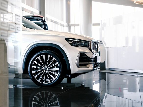 2026 Geely Monjaro I, белый, 4899990 рублей - вид 4