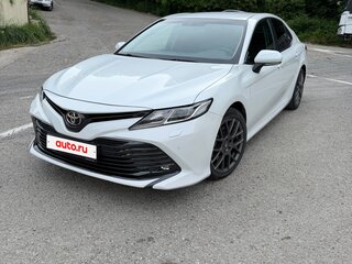 2020 Toyota Camry VIII (XV70), белый, 2500000 рублей, вид 1