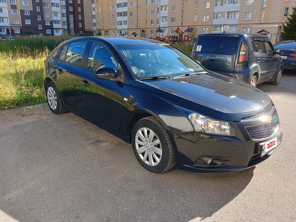 2012 Chevrolet Cruze I, чёрный, 750000 рублей - вид 2
