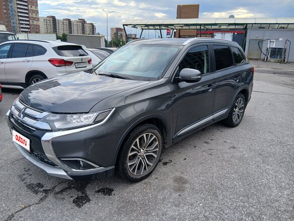 2015 Mitsubishi Outlander III Рестайлинг 2, серый, 1370000 рублей