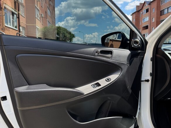 2015 Hyundai Solaris I Рестайлинг, белый, 1190000 рублей - вид 14