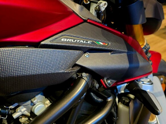 2019 MV Agusta Brutale 1000, красный, 3290000 рублей - вид 21