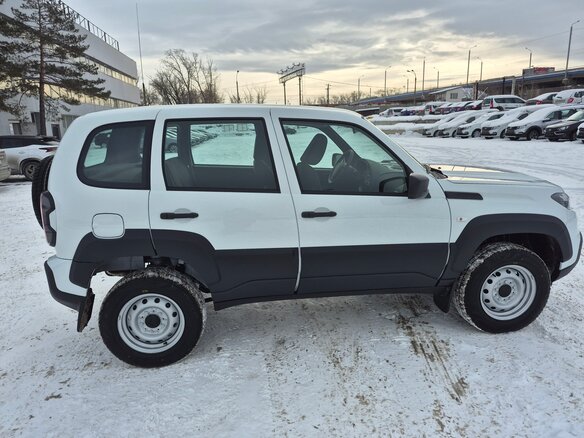 2026 Lada (ВАЗ) Niva Travel I Рестайлинг, белый, 1419000 рублей - вид 14