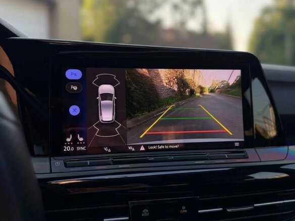2022 Volkswagen Golf VIII, белый, 1900000 рублей - вид 10