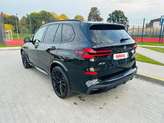 2025 BMW X5 40i IV (G05/G18) Рестайлинг, чёрный, 7999000 рублей, вид 4