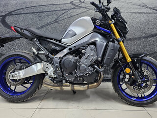 2023 Yamaha MT-09 (FZ-09), серый, 979000 рублей, вид 4