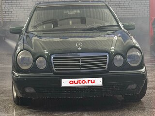 1996 Mercedes-Benz E-Класс 230 II (W210, S210), зелёный, 400000 рублей, вид 1
