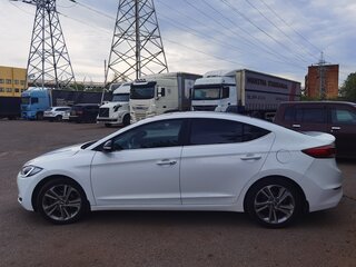 2016 Hyundai Elantra VI (AD), белый, 1400000 рублей, вид 3
