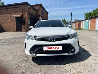 2015 Toyota Camry VII (XV50) Рестайлинг, белый, 1900000 рублей, вид 1