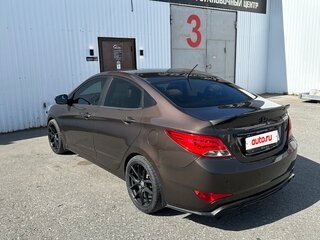 2015 Hyundai Solaris I Рестайлинг, коричневый, 950000 рублей, вид 5