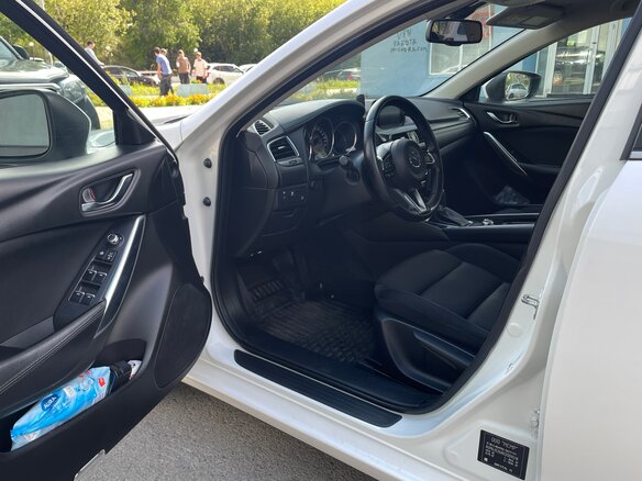 2018 Mazda 6 III (GJ) Рестайлинг, белый, 1660000 рублей - вид 10