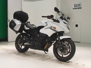 Yamaha XJ6 (FZ6R)