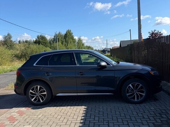 2021 Audi Q5 45 TFSI II (FY) Рестайлинг, серый, 3750000 рублей - вид 4