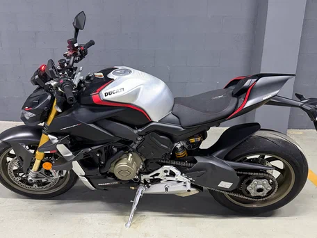 2022 Ducati Streetfighter V4, чёрный, 2850000 рублей, вид 3
