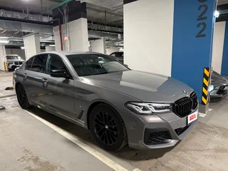 2020 BMW 5 серии 530i xDrive VII (G30/G31/G38) Рестайлинг, серый, 5400000 рублей, вид 2