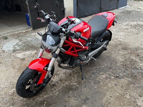 2010 Ducati Monster 696, красный, 410000 рублей, вид 5
