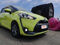 2017 Toyota Sienta II, жёлтый, 1150000 рублей