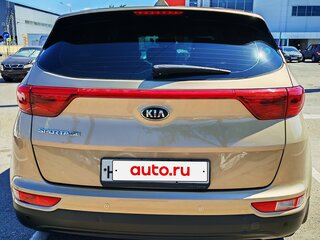 2018 Kia Sportage IV Рестайлинг, коричневый, 2300000 рублей, вид 3