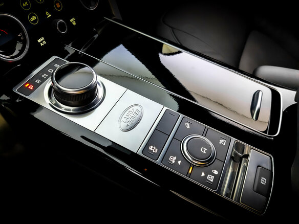2020 Land Rover Range Rover IV Рестайлинг, зелёный, 7700000 рублей - вид 27