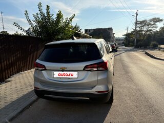 2021 Chevrolet Equinox III Рестайлинг, серебристый, 2350000 рублей, вид 3