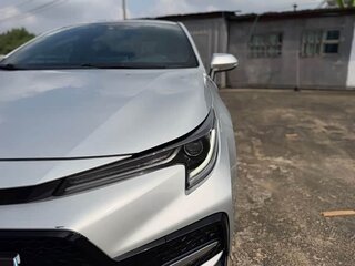 2022 Toyota Corolla Sporty XII (E210) Рестайлинг, серебристый, 1403000 рублей, вид 3