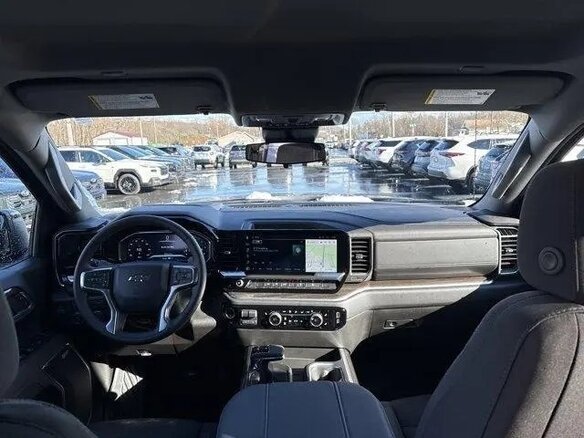 2026 Chevrolet Silverado Crew Cab IV (T1XX) Рестайлинг, серебристый - вид 12