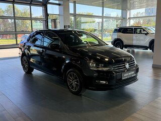 2015 Volkswagen Polo V Рестайлинг, чёрный, 1045000 рублей, вид 3
