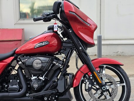 2024 Harley-Davidson Street Glide, оранжевый, 2699000 рублей, вид 2