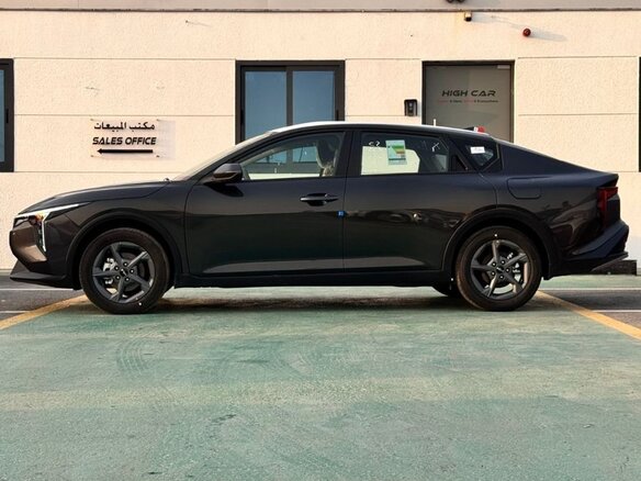 2026 Kia K4, чёрный, 2822999 рублей - вид 2